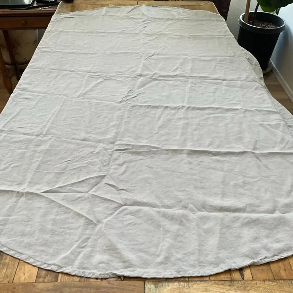 Magic Linen Light Gray Round Tablecloth 76